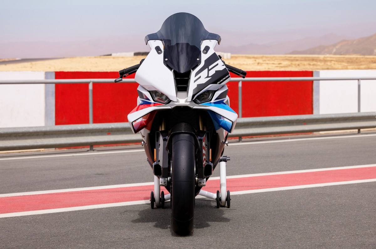 BMW S 1000 RR front static on track